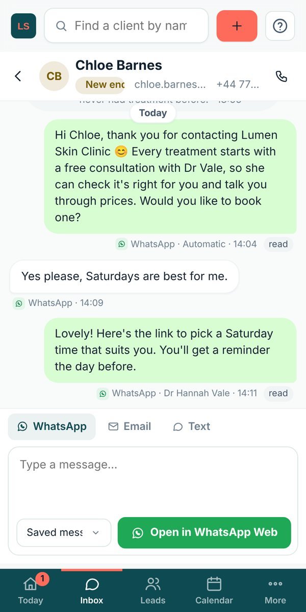Lidora on a phone: an anti-wrinkle enquiry from an Instagram ad answered on WhatsApp with a consultation link